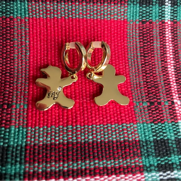 Betsey Johnson Gingerbread Man & Woman Small Hoop Dangle Earrings NIB - Picture 4 of 4